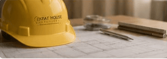 Casque de chantier et plans architecturaux